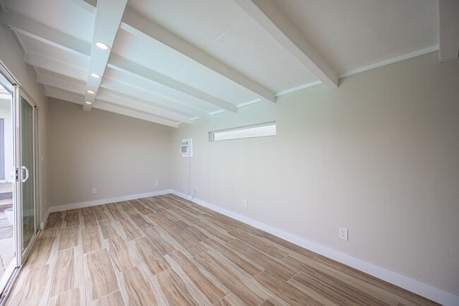 Building Photo - European-inspired Mid-Century Henderson Home!