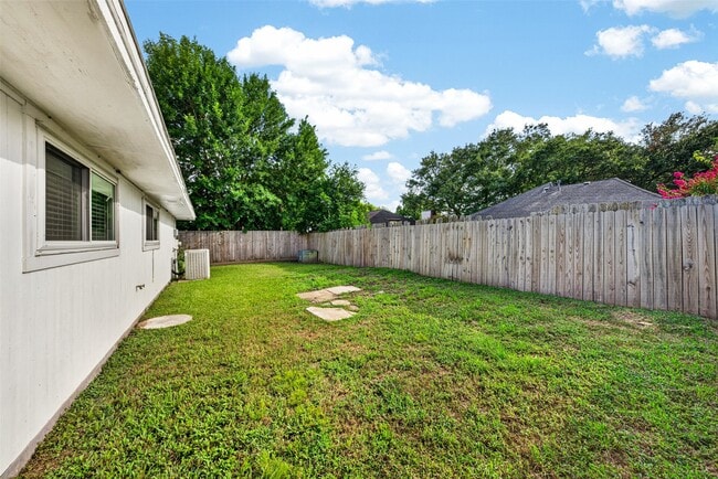 Building Photo - 17006 Enchanted Cir E
