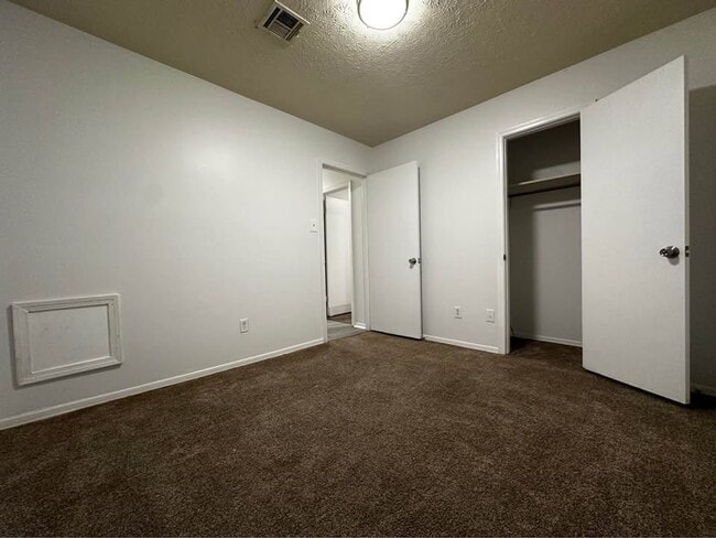 Building Photo - For Rent – 3 Bedroom / 1 Bath Home