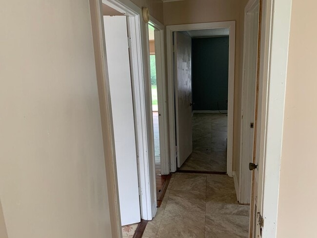 Building Photo - 706 Martin Luther King Dr