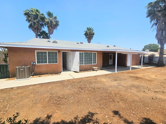 Building Photo - Single Story Senior Home 55+ community- Newly Remodeled- Ready To Move In.