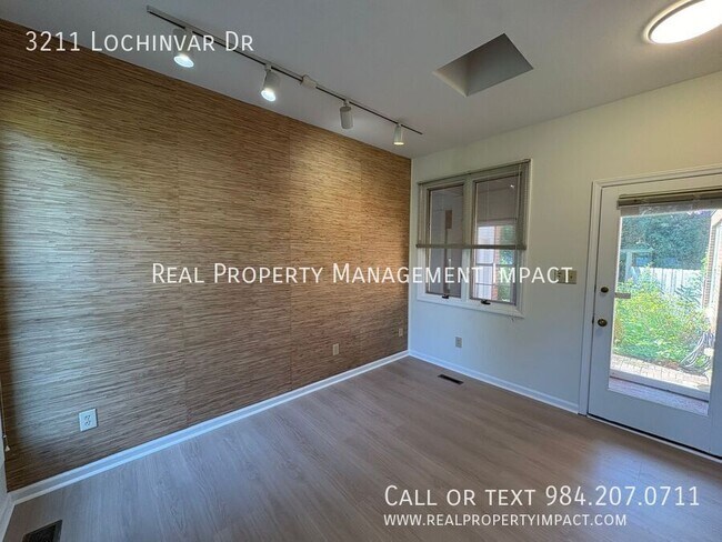 Building Photo - 3211 Lochinvar Dr