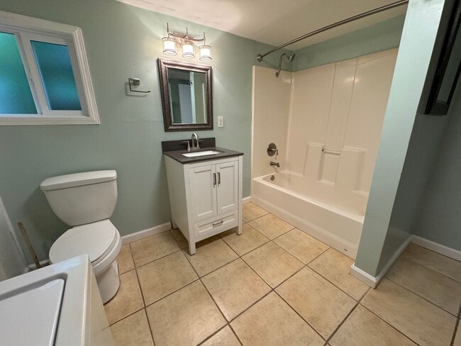 Building Photo - Hauula