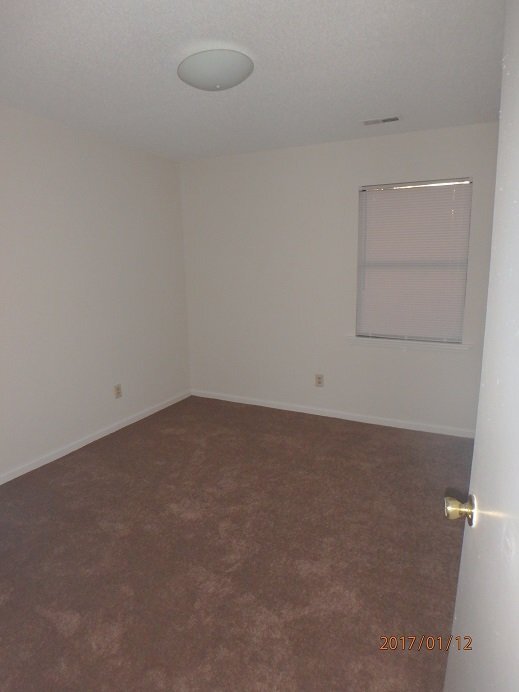 Building Photo - 3200 Summer Pl