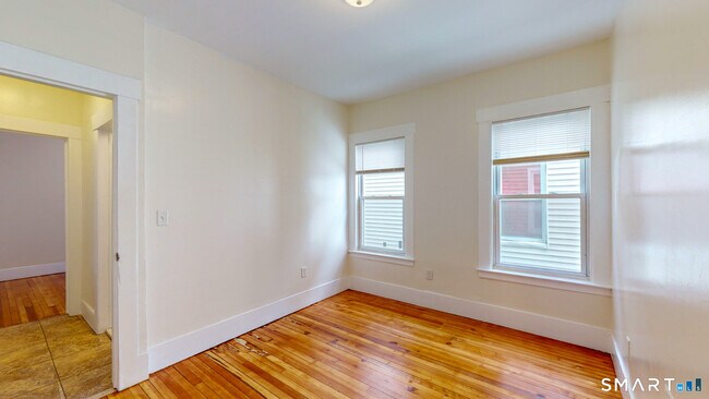 Building Photo - 679 Winchester Ave