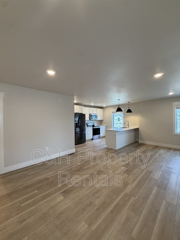 Building Photo - 6105 Elysian Rd