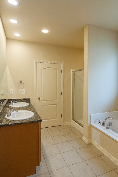 Building Photo - 4300 SW Brownstone Ave