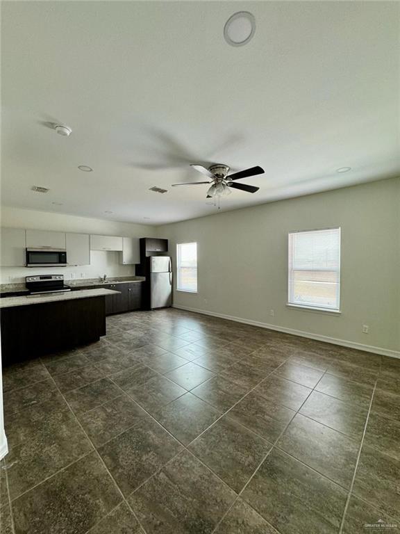 Building Photo - 9 Sylvia Handy Dr