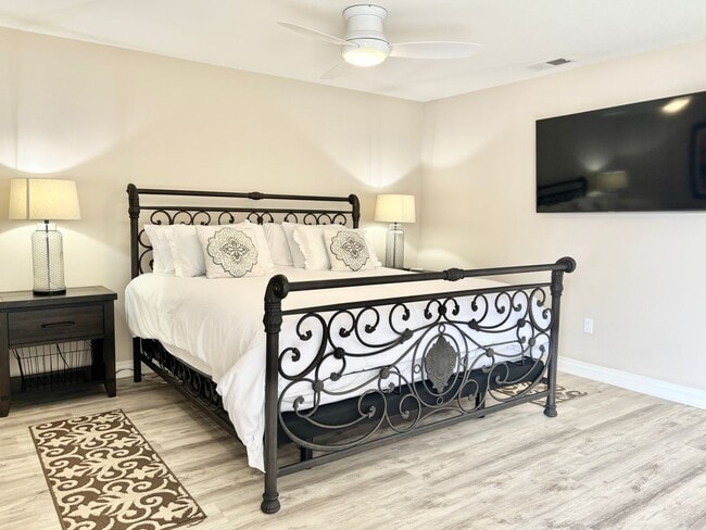 Building Photo - Oxnard | 3 Bed 2.5 Bath | Harborfront Have...