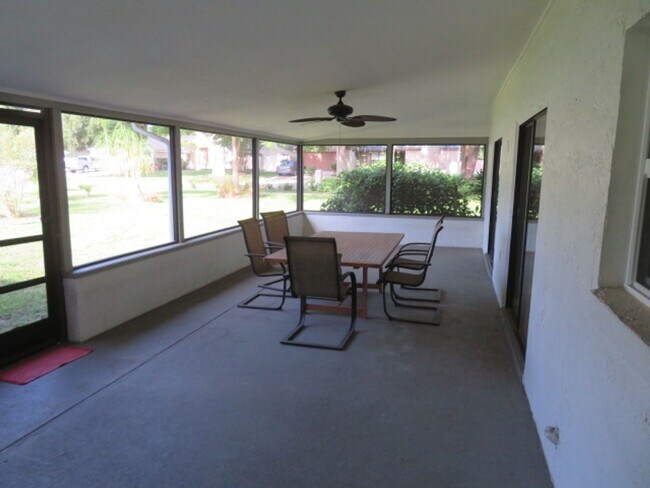 Building Photo - 839 Rosemere Cir