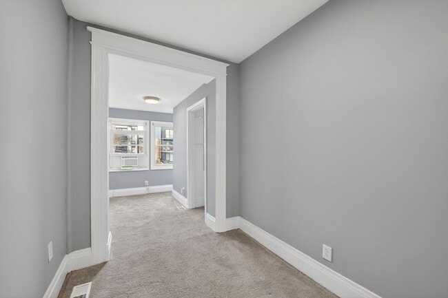 Building Photo - Gorgeous 4br/2ba in Brookland!