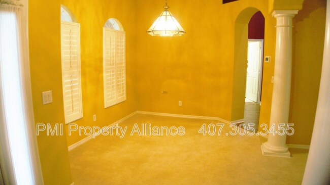 Building Photo - 1521 Parkglen Cir