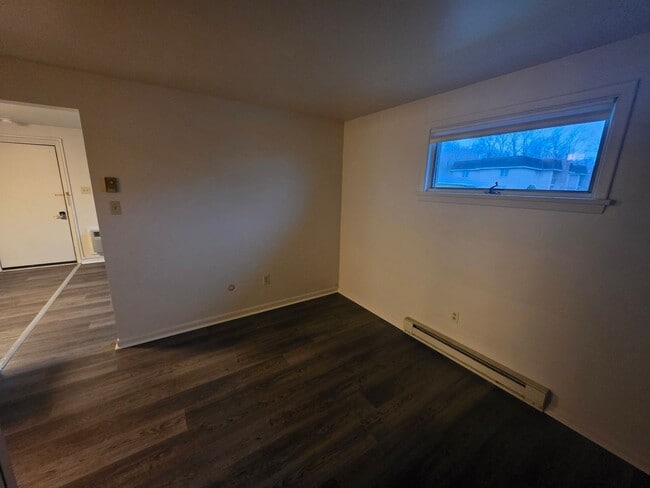 Building Photo - 1 Bedroom 1 Bath-Moon Township