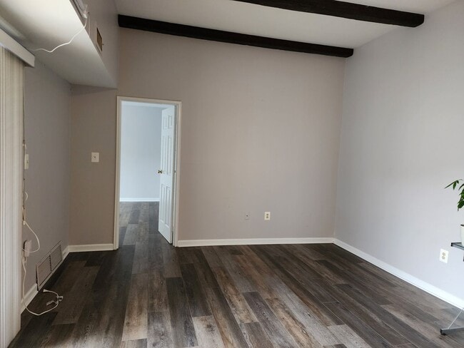 Building Photo - First Floor 1 Bedroom Condo in Manheim Tow...