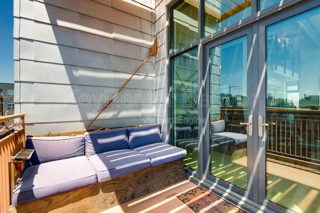 Building Photo - 3100 Huron St