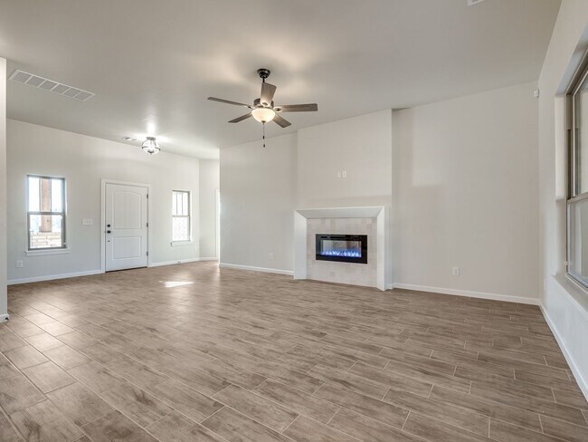 Building Photo - New Home in Azalea Farms!