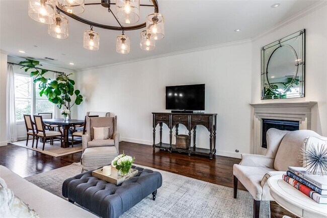Building Photo - 3515 Normandy Ave