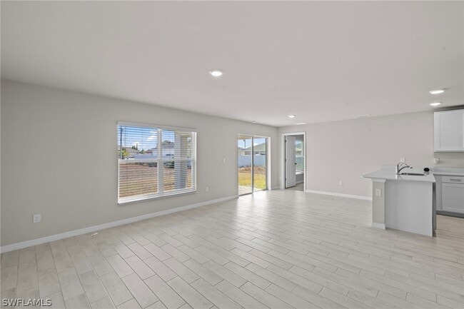 Building Photo - 2911 NW 9th Ave