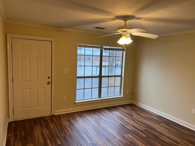 Building Photo - 371 Farris Rd