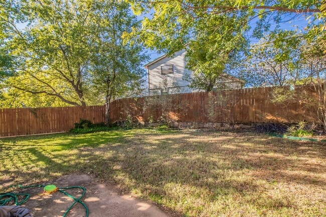 Building Photo - 436 Hillside Dr