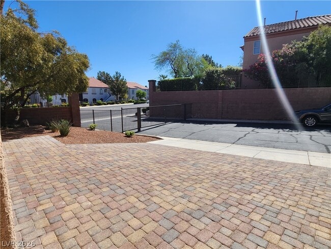 Building Photo - 753 Maranello St