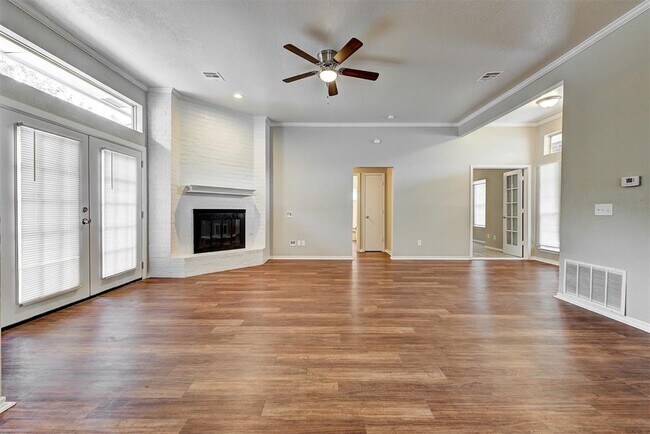 Building Photo - 1805 Lois Lynn Ln