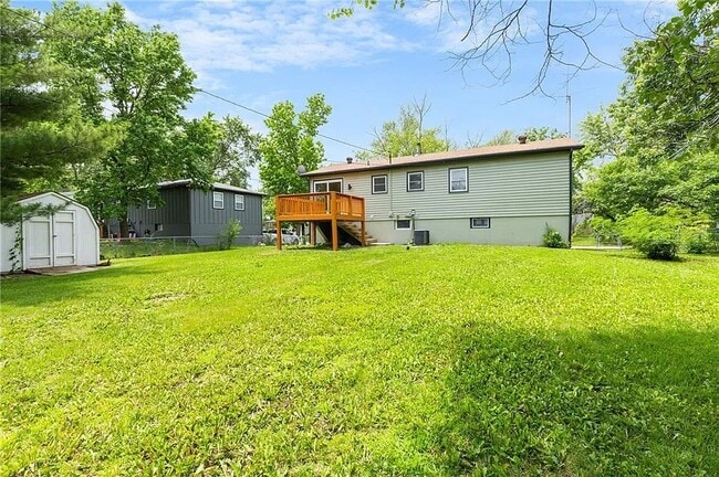 Building Photo - 804 S Montclaire Dr