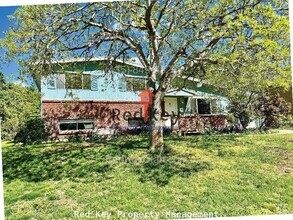 Building Photo - Nelson Ave Single Family Home