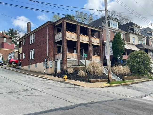 Building Photo - 500 Halsey Ave
