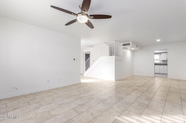 Building Photo - Beautiful townhome in Scottsdale!