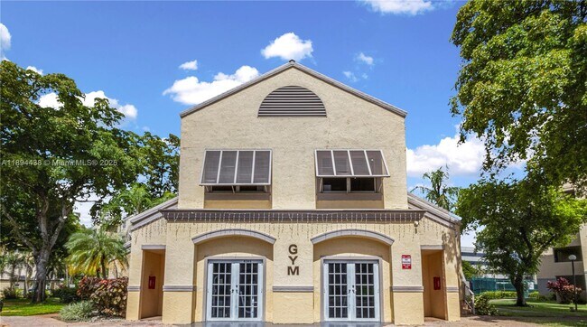 Building Photo - 8225 Lake Dr