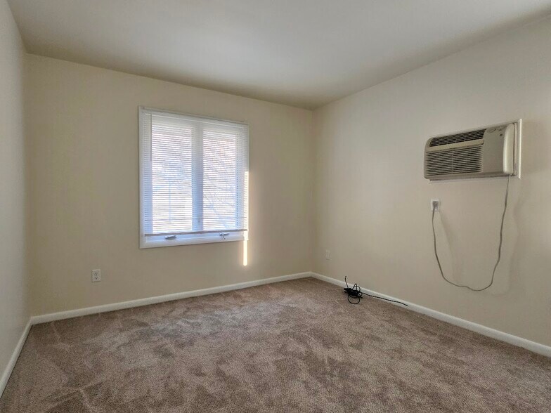 Building Photo - 63 Terrace Ave