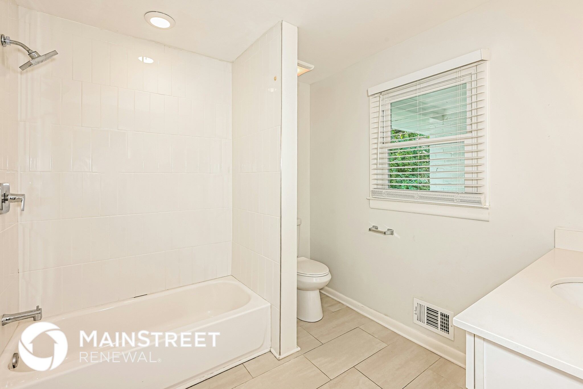 Building Photo - 1512 Knollwood Terrace