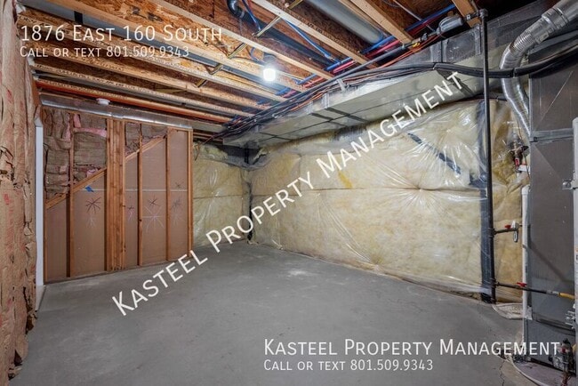 Building Photo - 1876 E 160 S
