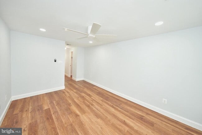 Building Photo - 9900 Kingsbridge Dr