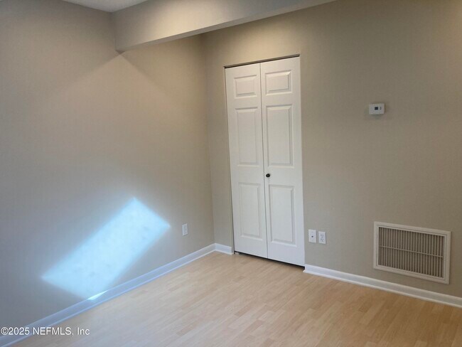 Building Photo - 8596 Sturbridge Cir W