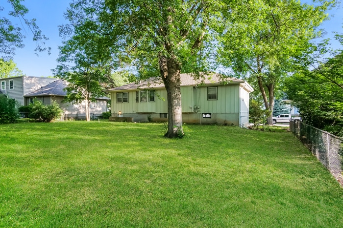 Building Photo - 11907 W 59th Terrace