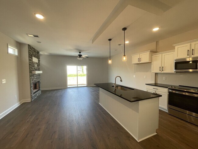 Building Photo - Gorgeous Single Family Home