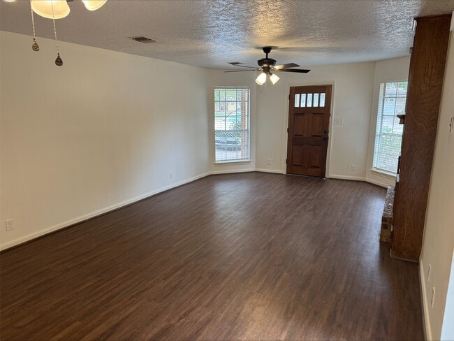 Primary Photo - 1702 Hazelwood St