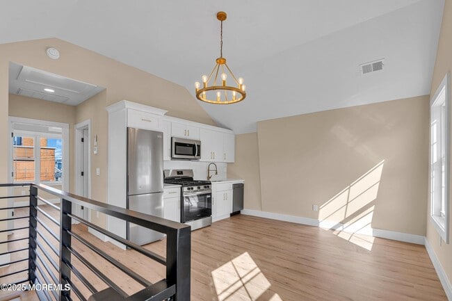 Building Photo - 39 Sea Drift Ave