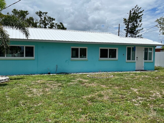 Building Photo - 495 S McCall Rd