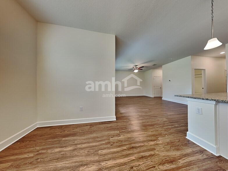 Building Photo - 918 Walden Woods Dr