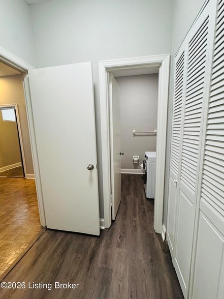 Building Photo - 153 Thierman Ln