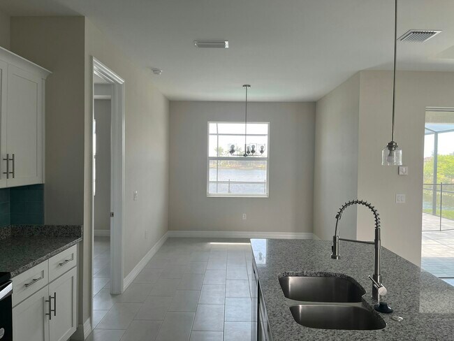 Building Photo - 1516 NW 8th Pl