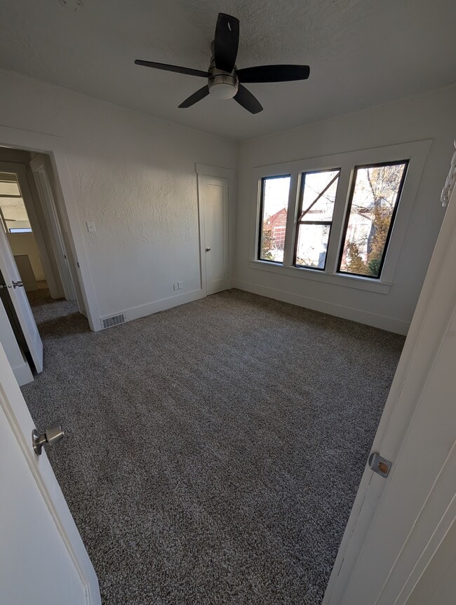 Building Photo - 225 N Main St