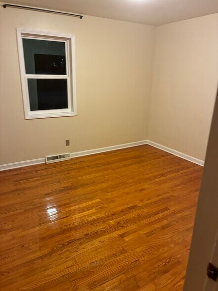 Building Photo - 112 Nor Dan Dr