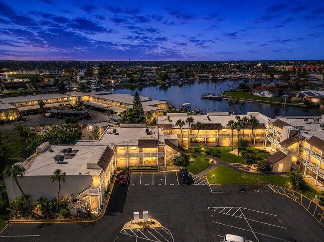Building Photo - 1028 Apollo Beach Blvd