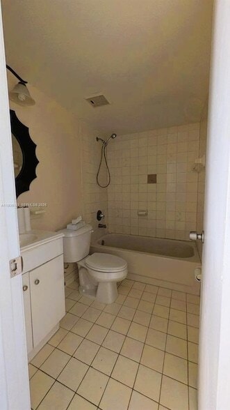 Building Photo - 1820 W 53rd St