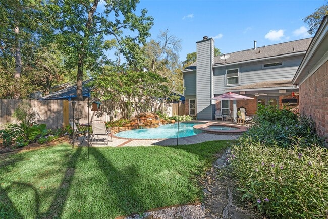 Building Photo - 111 S Village Knoll Cir