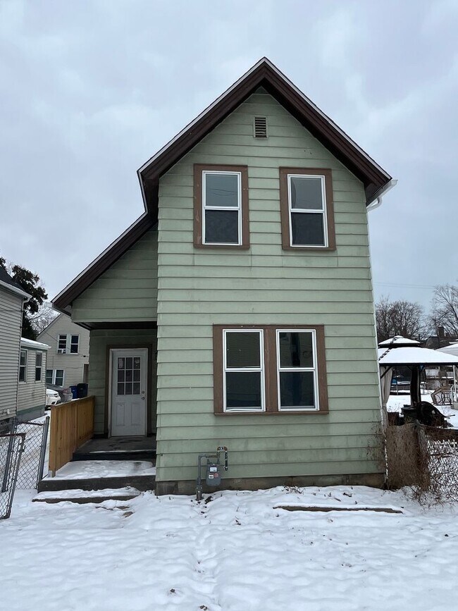 Building Photo - 3794 W 31st St